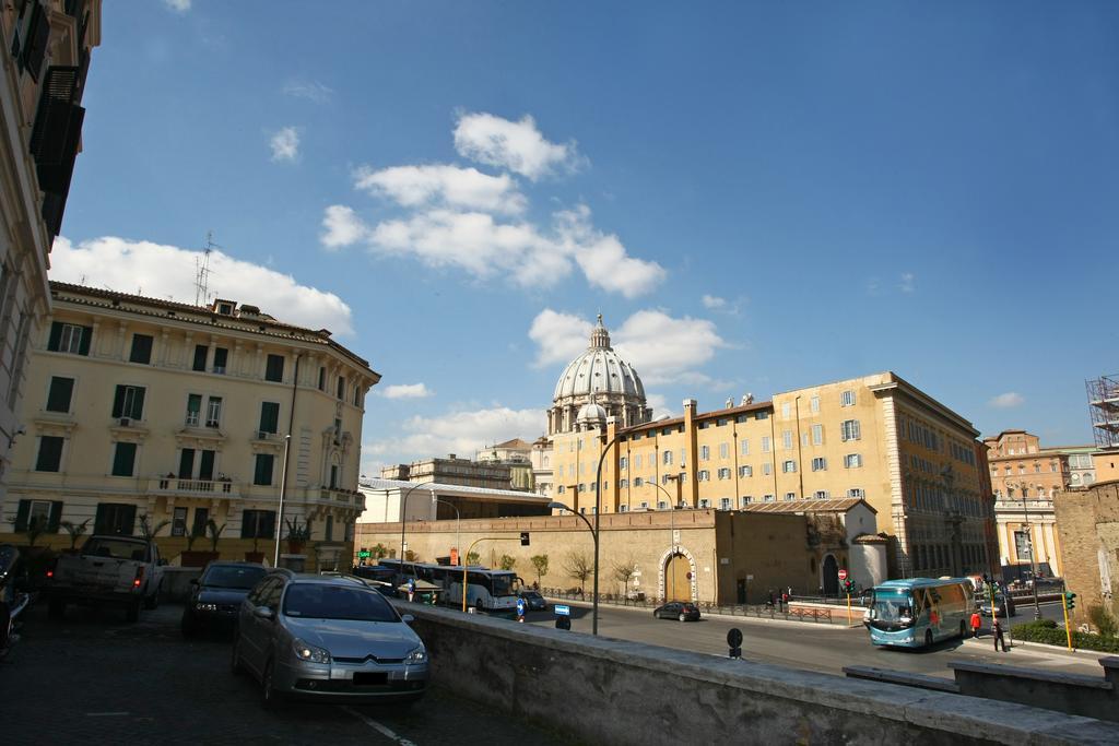 Al Colonnato Di San Pietro Bed & Breakfast Roma Eksteriør bilde